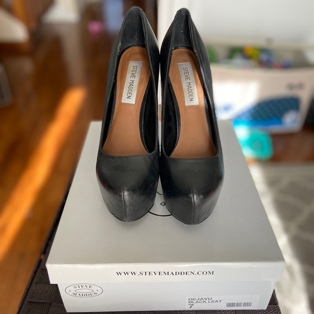 Steve Madden Dejavu black leather heels